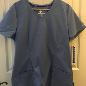 Landau workflow scrub set. Ceil blue